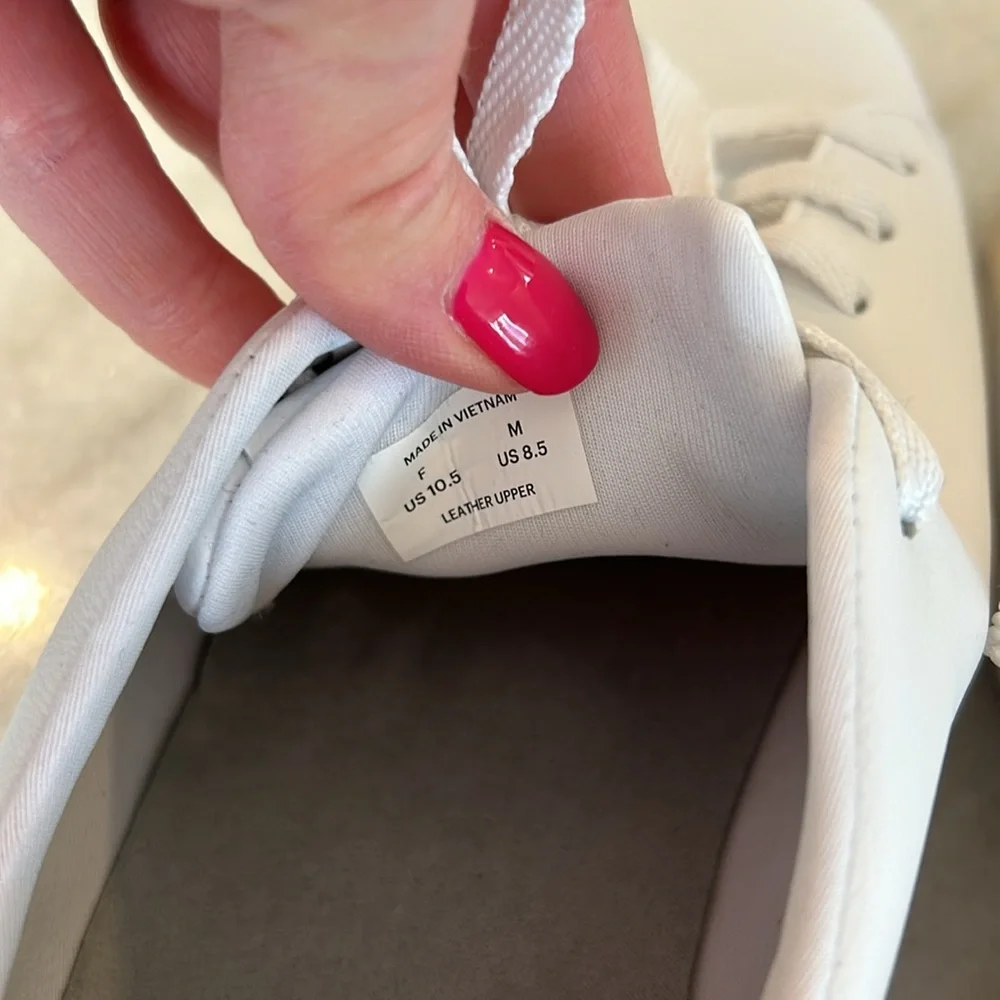 NWOT Everlane The ReLeather® Tennis Shoe